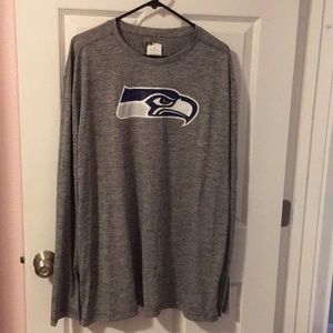 XXL long-sleeved NFL Seahawks tee